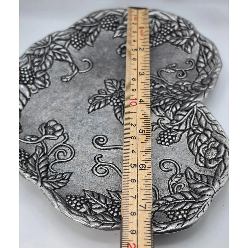 Carson Statesmetal Heart Trinket Dish Blackberry Floral Embossed Pewter Style